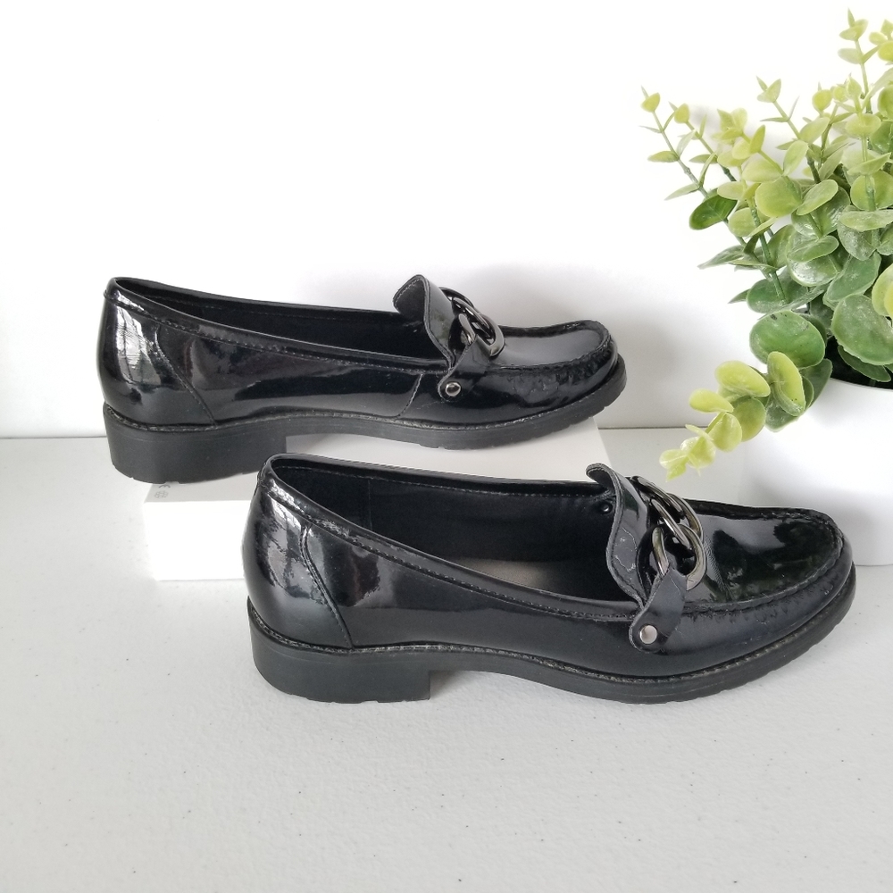 Anne Klein Black Loafers. iflex
